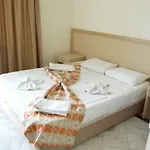 Apartahotel Papaya Side
