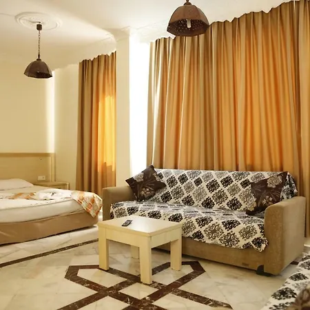 Ξενοδοχείο με διαμερίσματα Papaya 3*