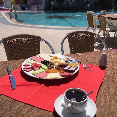 Papaya Aparthotel 3*